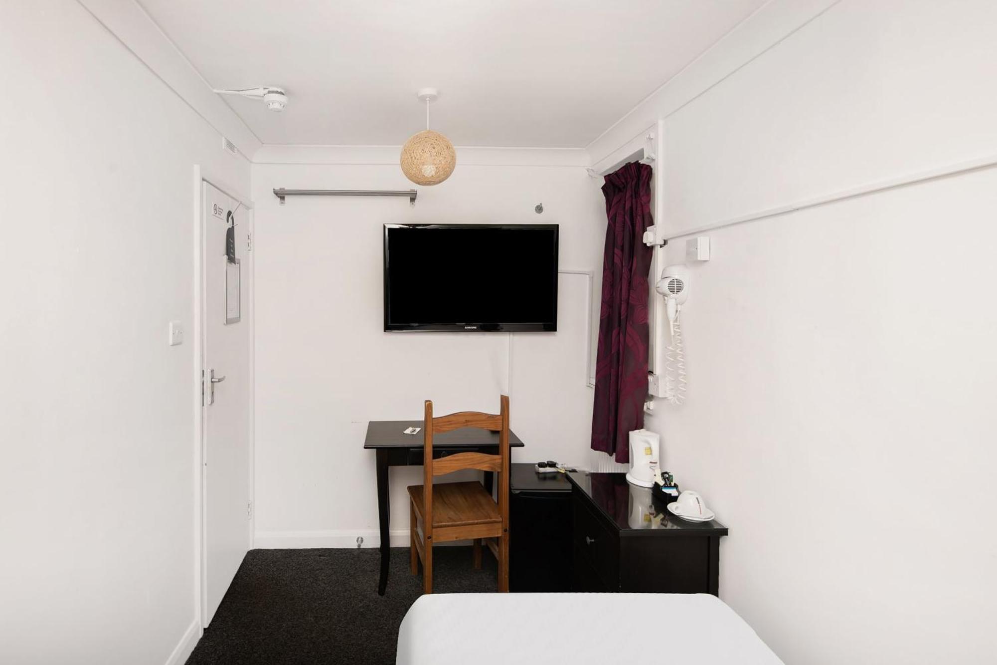 Chris's Hotel