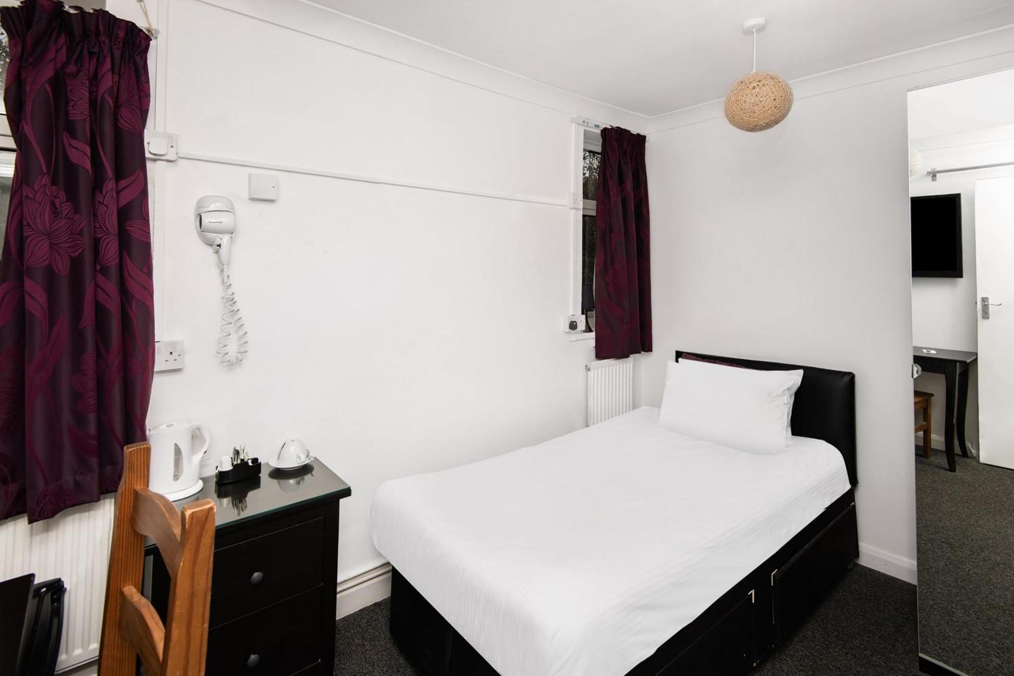 Hotel Chris's 2*