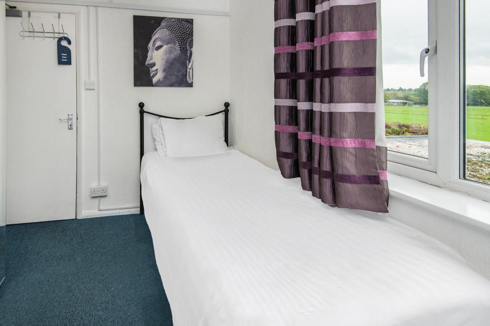 Chris's Hotel